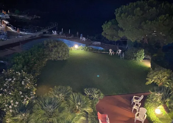 Giardino Sul Mare * ジャルディーニ・ナクソス