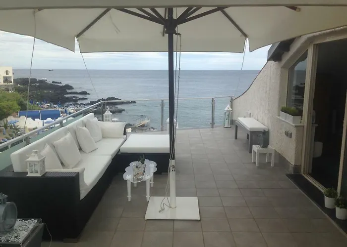 Giardino Sul Mare * Джардини-Наксос