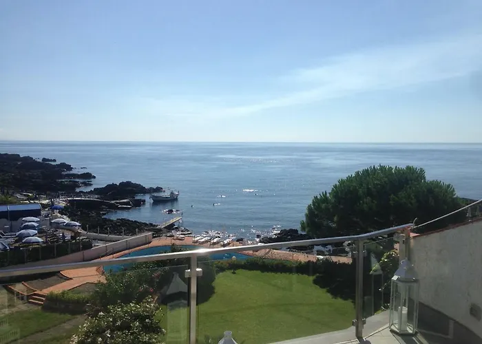 Giardino Sul Mare * Джардини-Наксос